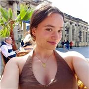 Élève de l'école de commerce neoma, sortie de deux ans de classe préparatoires.